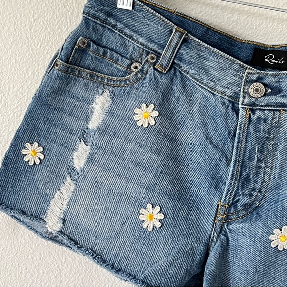 Rails Jesse Vintage Daisy Flowers Blue Jean Distressed Cutoff Shorts Size 28 - Picture 4 of 17